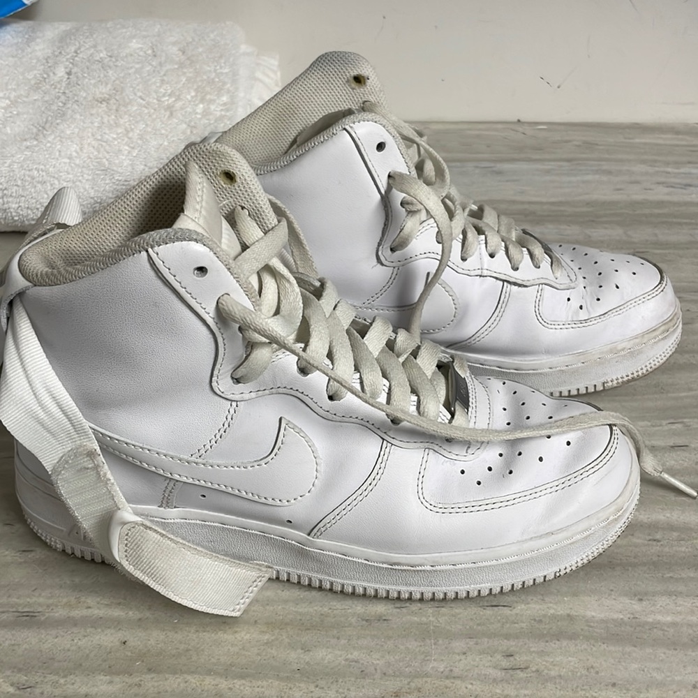 Nike Air Force 1 High (W 8/ M 6.5)